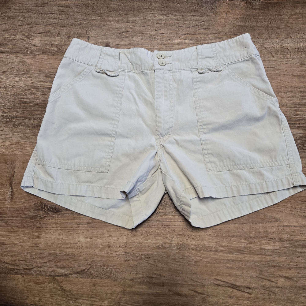 Y2K Vintage Women's Bailey's Point Casual Relaxed Fit Tan Shorts Size 8 Mid-rise